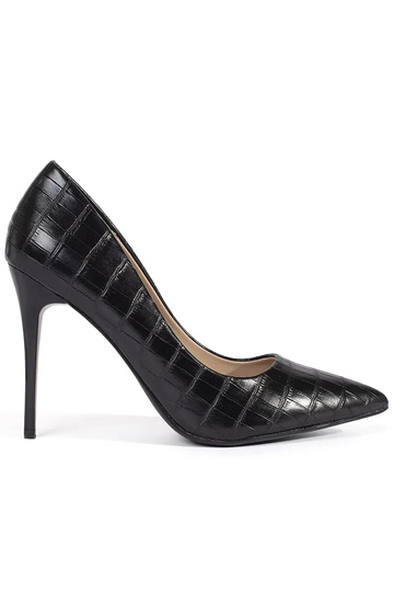 Schuhe mit dünnem Absatz...