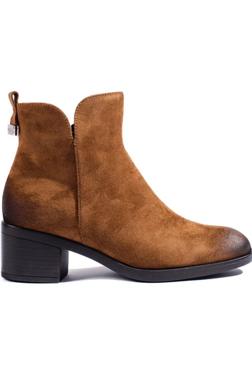 braune Damenschuhe auf...