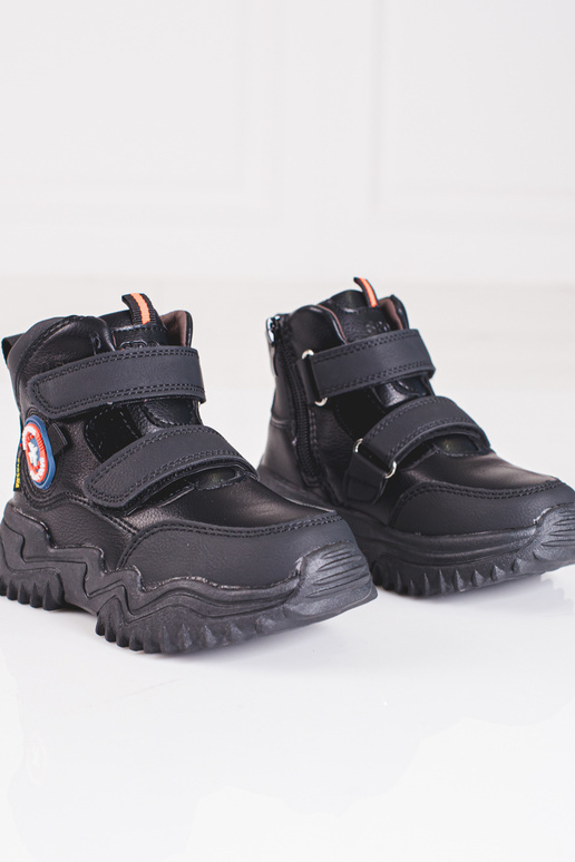 Hohe Schuhe für Jungen mit... Hohe Schuhe für Jungen mit...