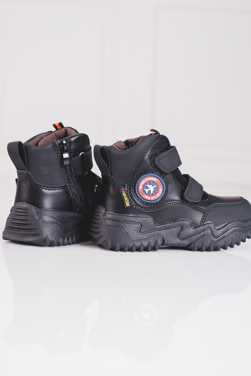 Hohe Schuhe für Jungen mit... Hohe Schuhe für Jungen mit...