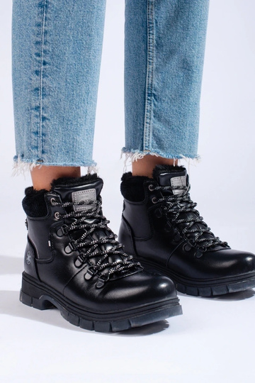 schwarze Stiefel aus Öko-Leder 2