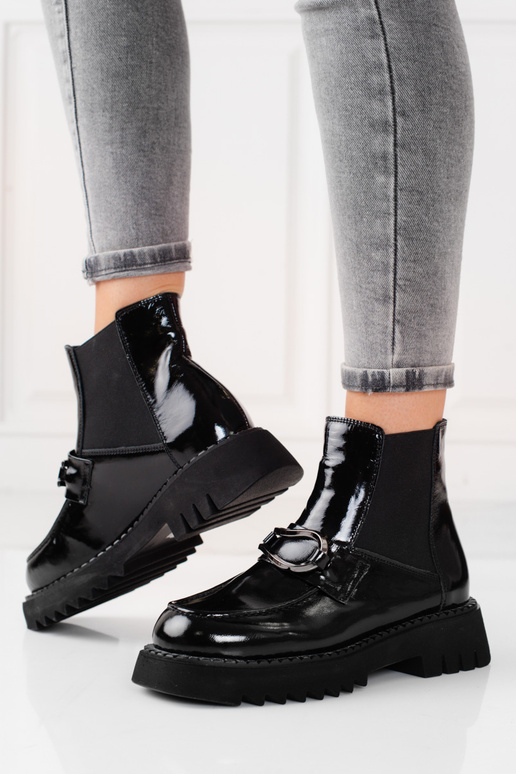 Damenschuhe aus Lackleder mit Plateau... Damenschuhe aus Lackleder mit Plateau...