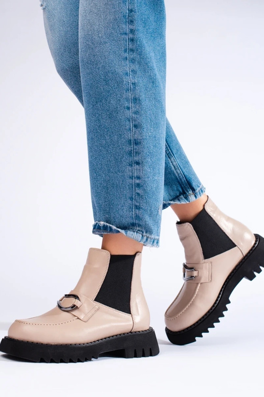 Damenschuhe aus Leder mit Plateau in...