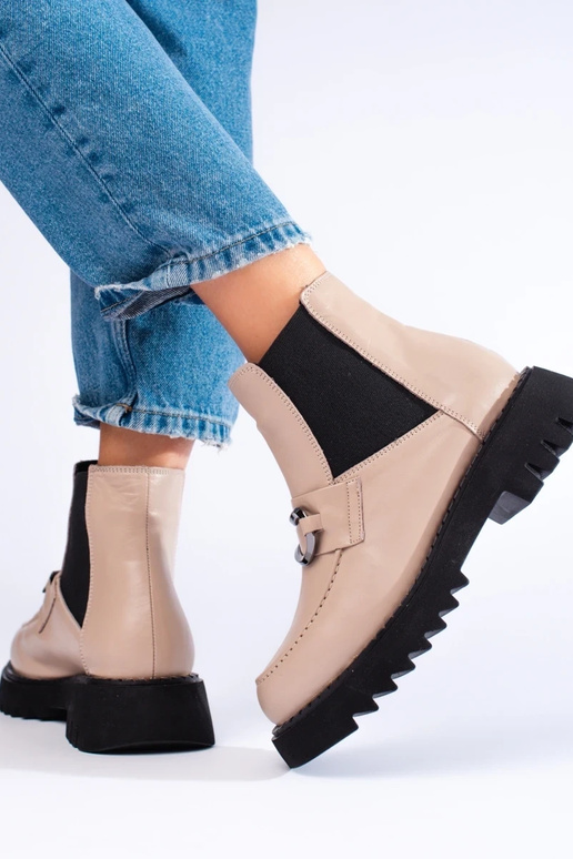 Damenschuhe aus Leder mit Plateau in...