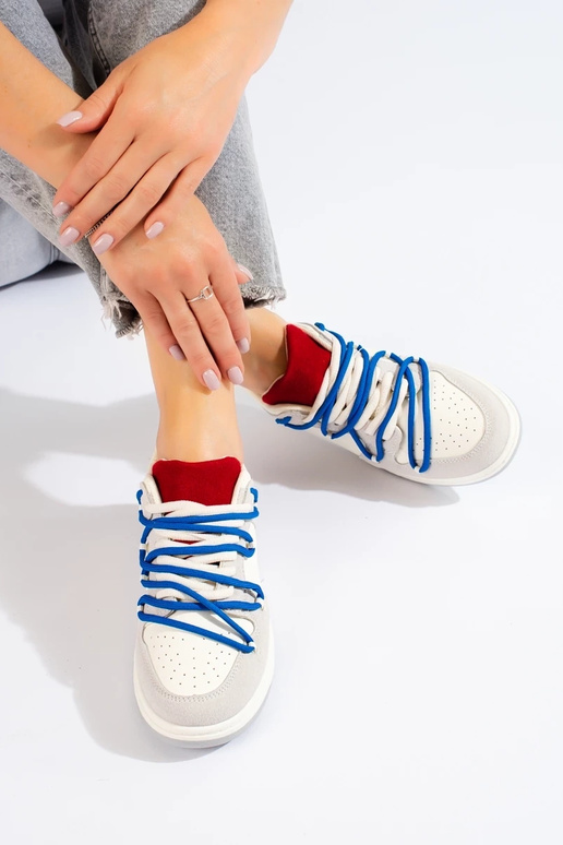 Sportliche Schuhe von Shelovet