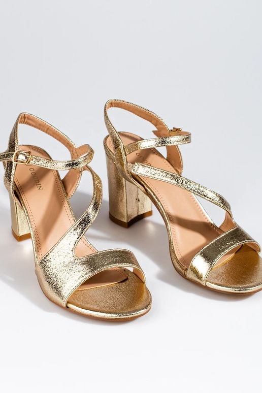 Elegante Damen Sandalen mit Absatz Gold