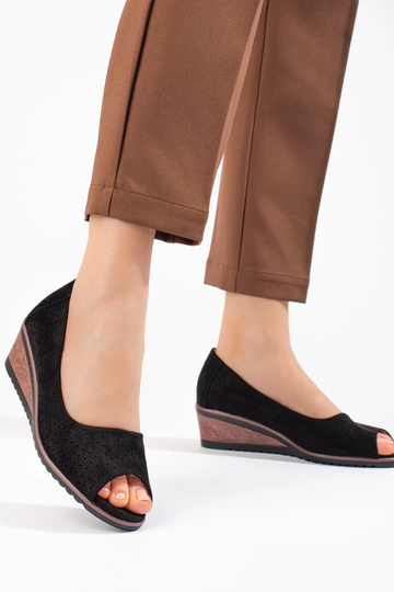 mit durchbrochenen... 2