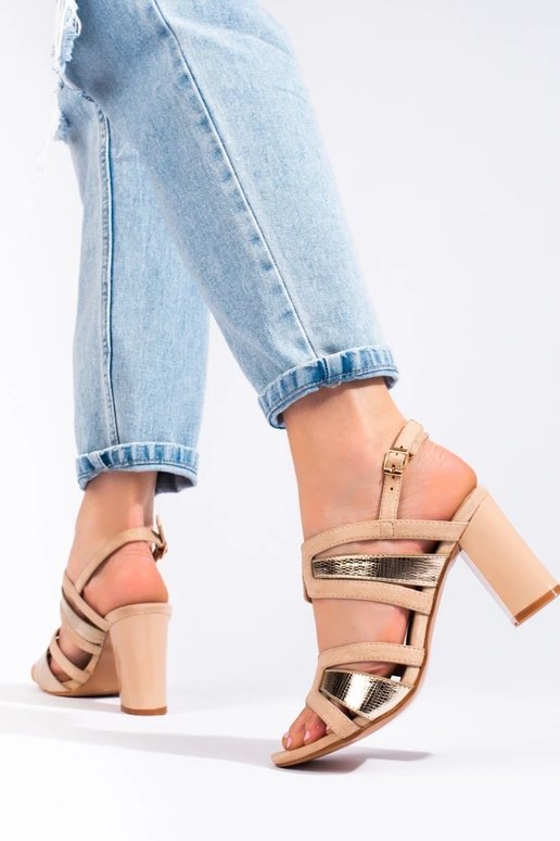Sandale mit beigem Absatz - Vineza Sandale mit beigem Absatz - Vineza
