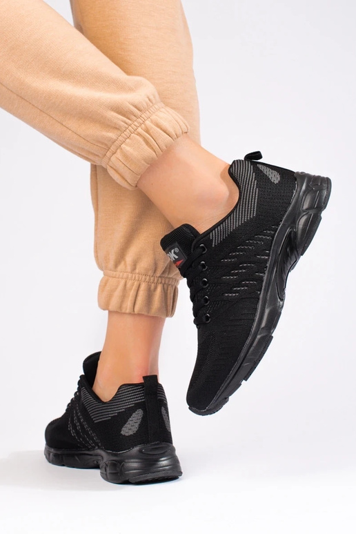 schwarze Sportschuhe DK schwarze Sportschuhe DK