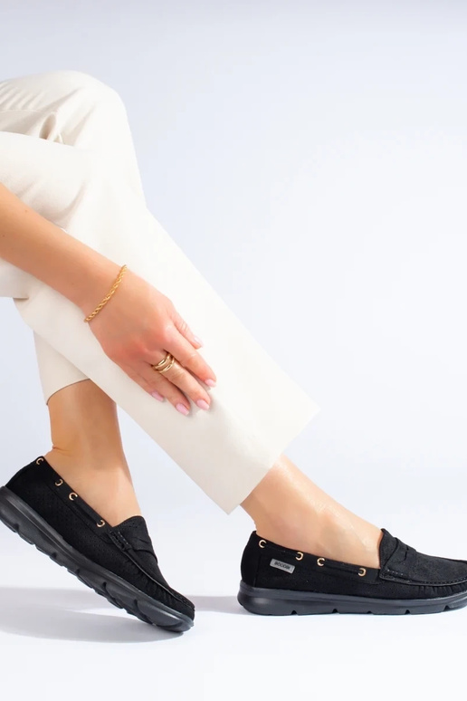 Shelovet Mokassins aus schwarzem... Shelovet Mokassins aus schwarzem...