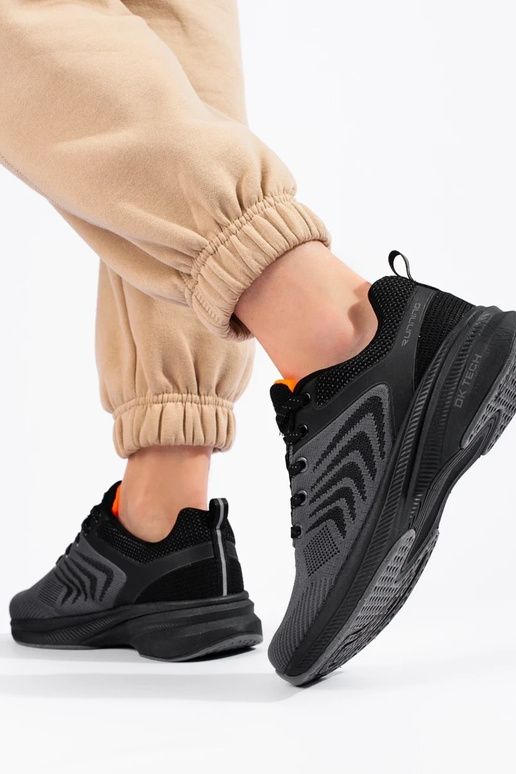 Sportschuhe graue Farbe DK