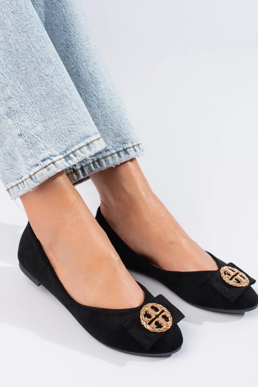 Ballerina aus schwarzem Wildleder... Ballerina aus schwarzem Wildleder...