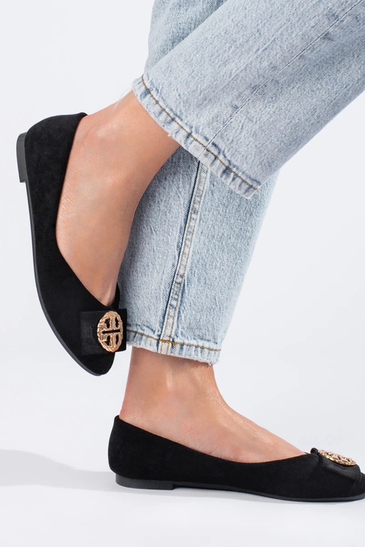 Ballerina aus schwarzem Wildleder... Ballerina aus schwarzem Wildleder...