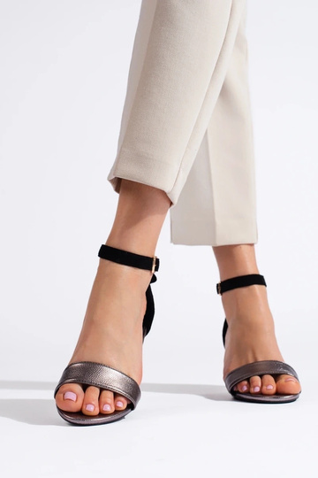 Sandalen mit Absatz schwarz... 2