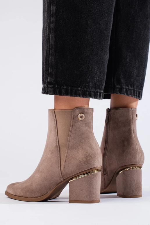 Damen-Chelsea-Stiefel aus Wildleder... Damen-Chelsea-Stiefel aus Wildleder...