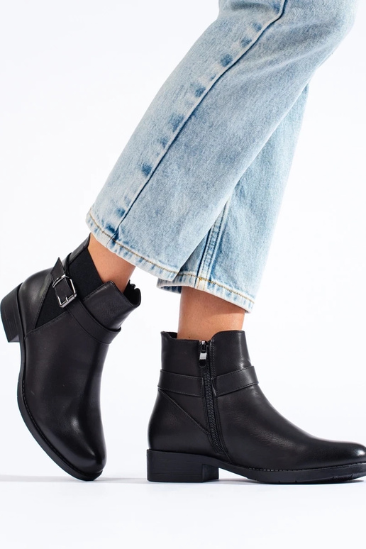 Schwarze Damenschuhe mit elastischem... Schwarze Damenschuhe mit elastischem...