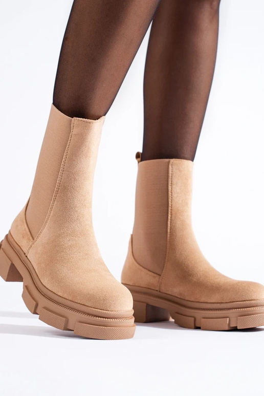 Stiefel Damenschuhe aus beigem Wildleder Stiefel Damenschuhe aus beigem Wildleder