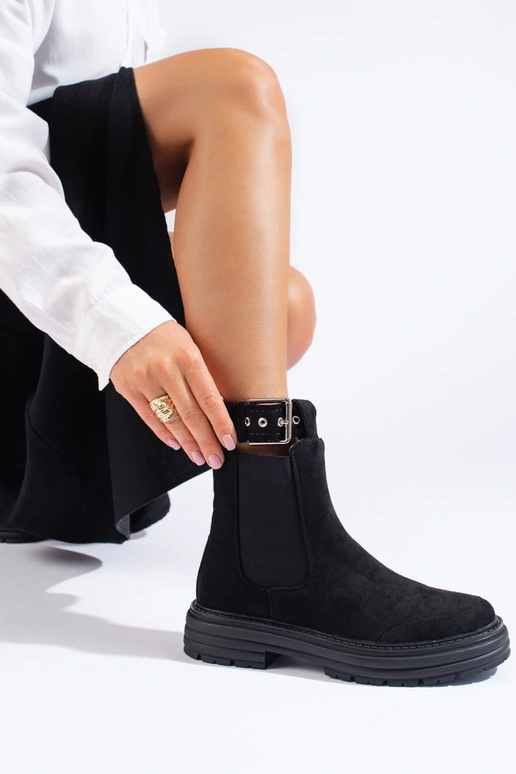 schwarze Wildlederschuhe mit Schnallen schwarze Wildlederschuhe mit Schnallen