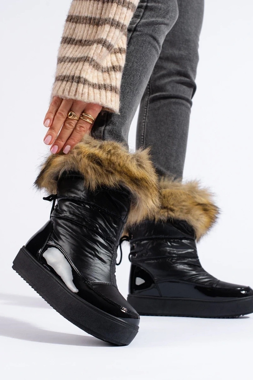 Schwarze Damen-Schneestiefel mit Fell Schwarze Damen-Schneestiefel mit Fell
