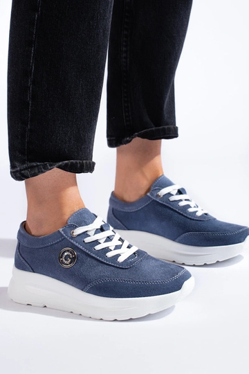 blaue Sportschuhe 2