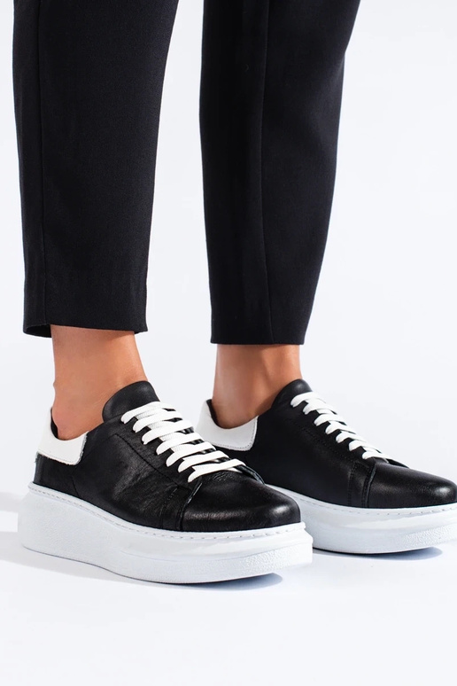 schwarze Sportschuhe T.Sokolski