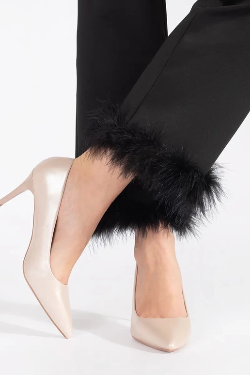 Hochhackige Schuhe mit dünnem Absatz Hochhackige Schuhe mit dünnem Absatz