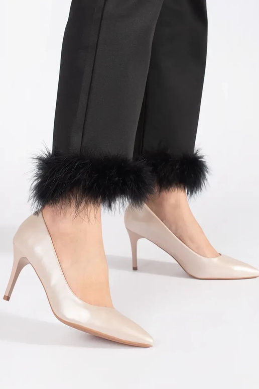 Hochhackige Schuhe mit dünnem Absatz Hochhackige Schuhe mit dünnem Absatz