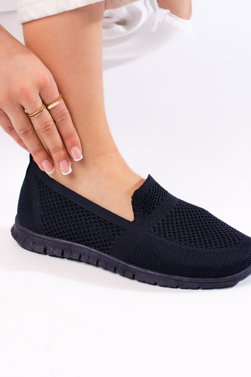 Blaue Slipper des Slip-On-Modells