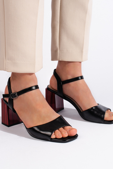 Sandalen in schwarzer Farbe... 2