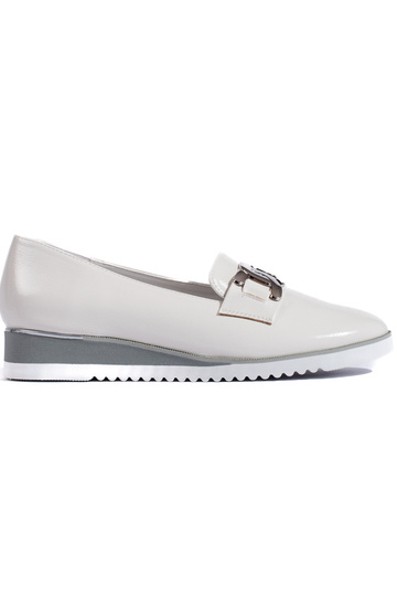 Weiße Lords-Modellschuhe...
