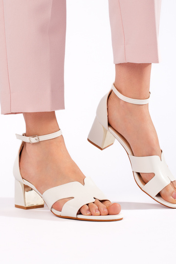 weiße Sandalen 2
