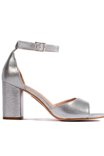 Sandalen mit Absatz