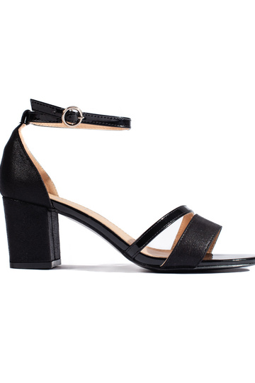 Schwarze Sandalen im...