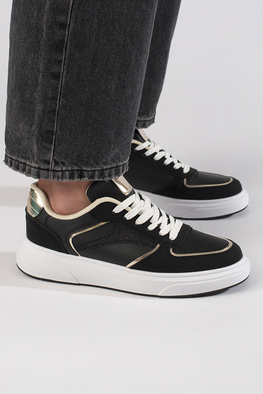 Damen-Freizeitschuhe in schwarzer Farbe Damen-Freizeitschuhe in schwarzer Farbe