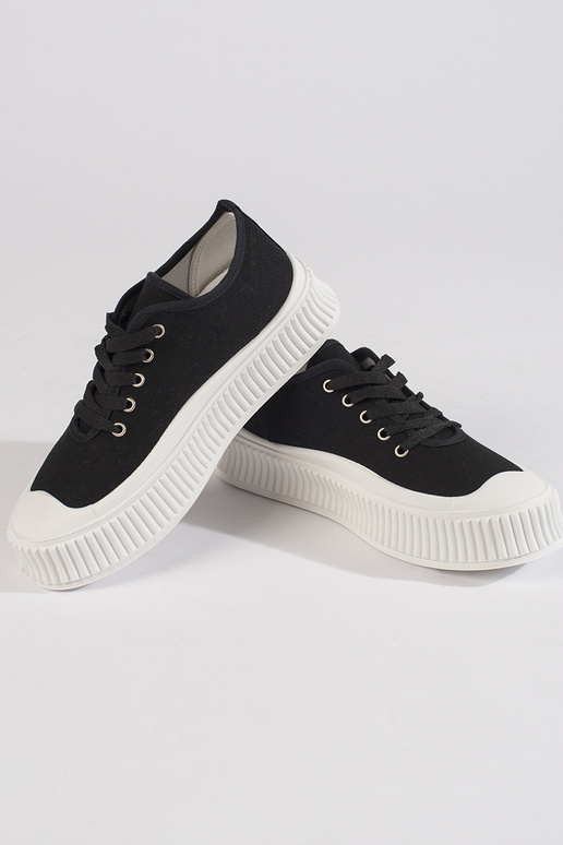 Schwarze Damen-Schuhe mit... Schwarze Damen-Schuhe mit...