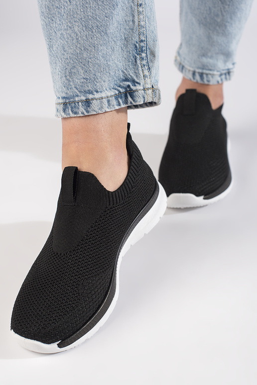 Sportschuhe eines auffälligen Modells... Sportschuhe eines auffälligen Modells...