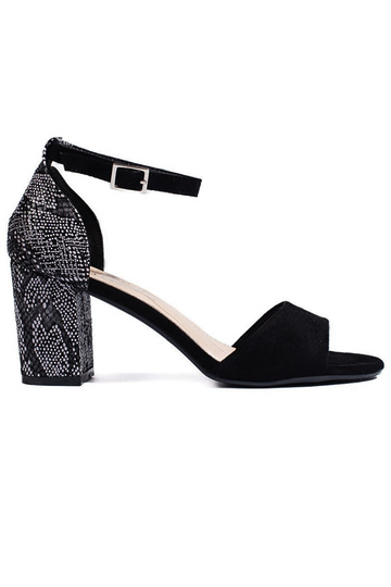 Schwarze Wildledersandalen...