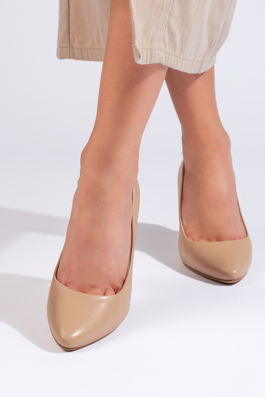 Beige High Heels mit dünnem Absatz... Beige High Heels mit dünnem Absatz...
