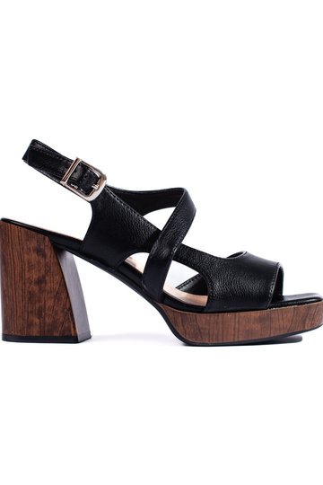 schwarze Sandalen von...