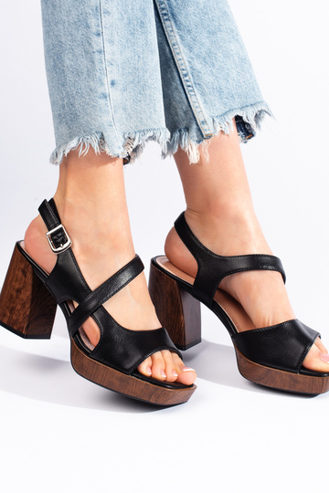 schwarze Sandalen von... 2