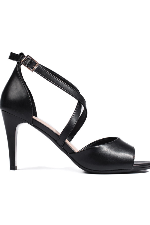 Sandalen mit dünnem Absatz in der... Sandalen mit dünnem Absatz in der...