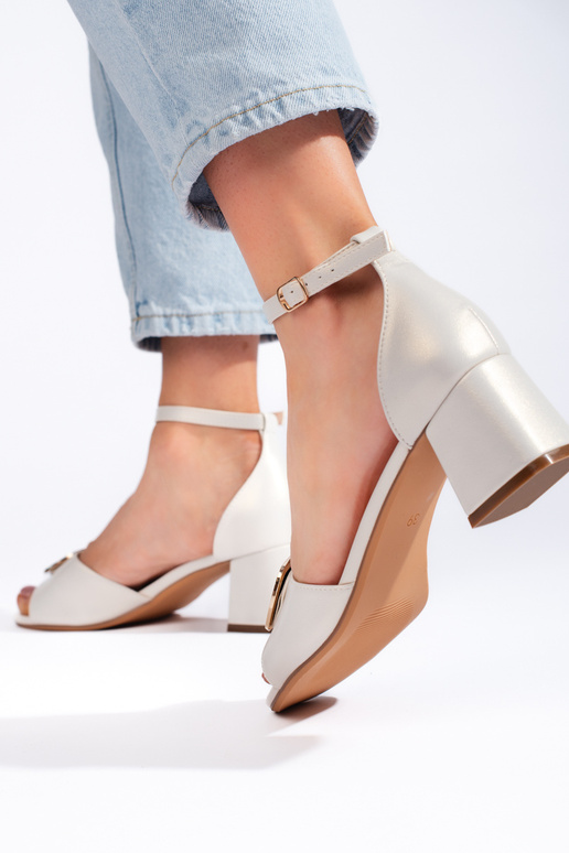 graue Sandalen von Sergio Leone graue Sandalen von Sergio Leone