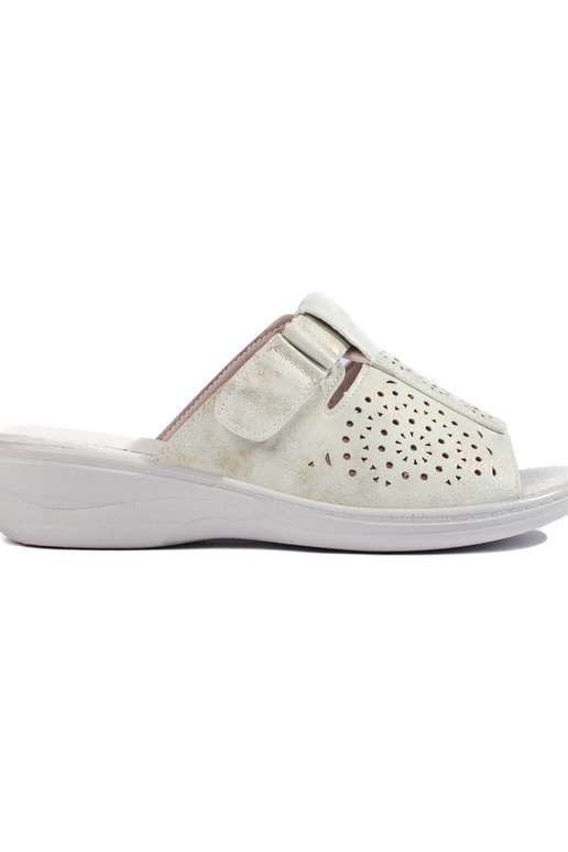 Sandalen mit durchbrochenen Elementen