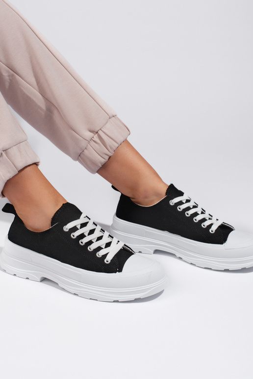 Klassisches Modell Damenschuhe in... Klassisches Modell Damenschuhe in...