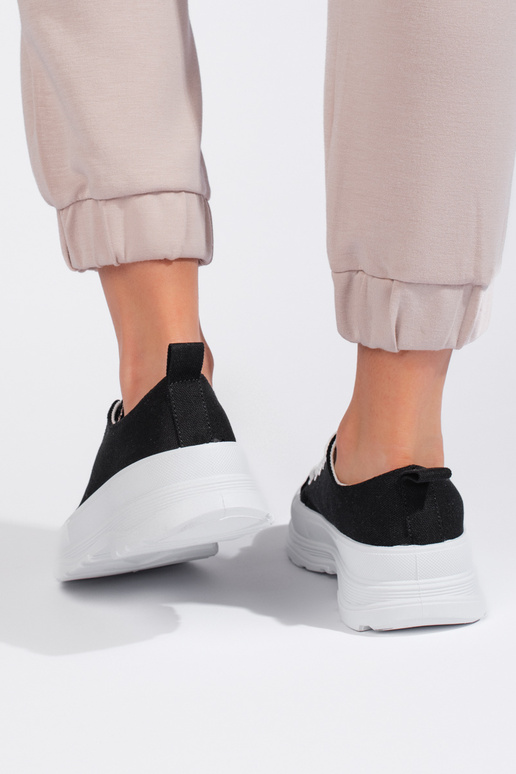 Klassisches Modell Damenschuhe in... Klassisches Modell Damenschuhe in...