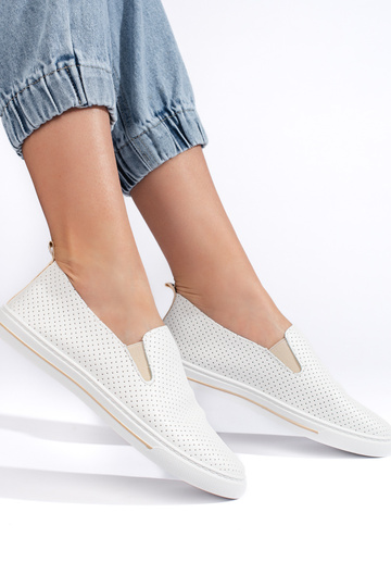 mit durchbrochenen... 2