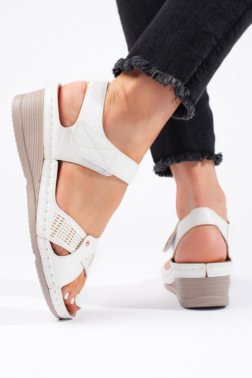 Bequeme Damensandalen mit kleinem...