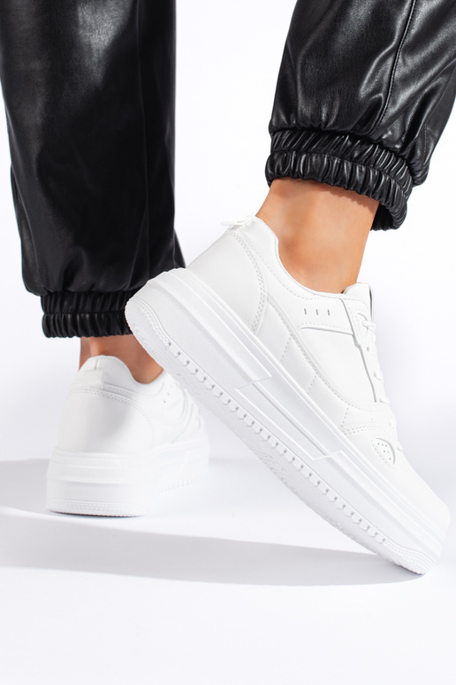 weiße Sneakers-Modellschuhe weiße Sneakers-Modellschuhe