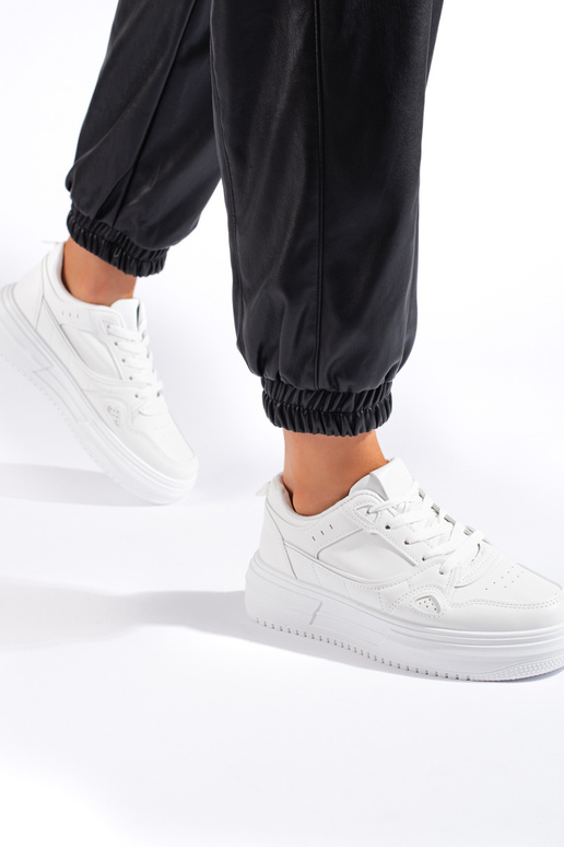 weiße Sneakers-Modellschuhe weiße Sneakers-Modellschuhe