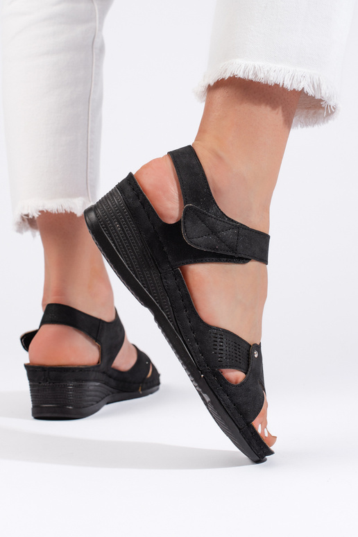 Bequeme Damensandalen mit kleinem... Bequeme Damensandalen mit kleinem...